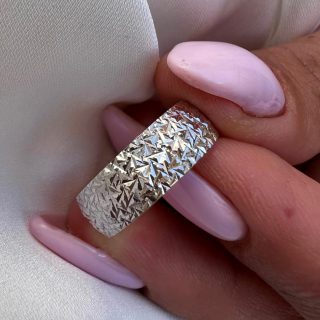 טבעת חיתוכי לייזר - זהב לבן