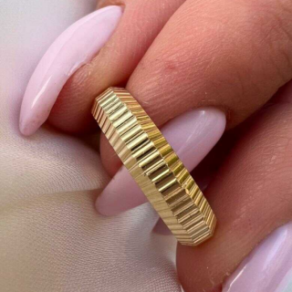 טבעת חריטה ישרה - זהב צהוב