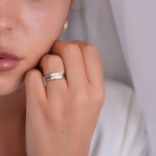טבעת שורות חריטה - זהב לבן