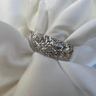טבעת חיתוכי לייזר - זהב לבן