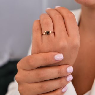 טבעת זהב רוז עין עם אבן שחורה